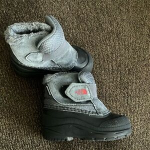 size 7 north face winter boots